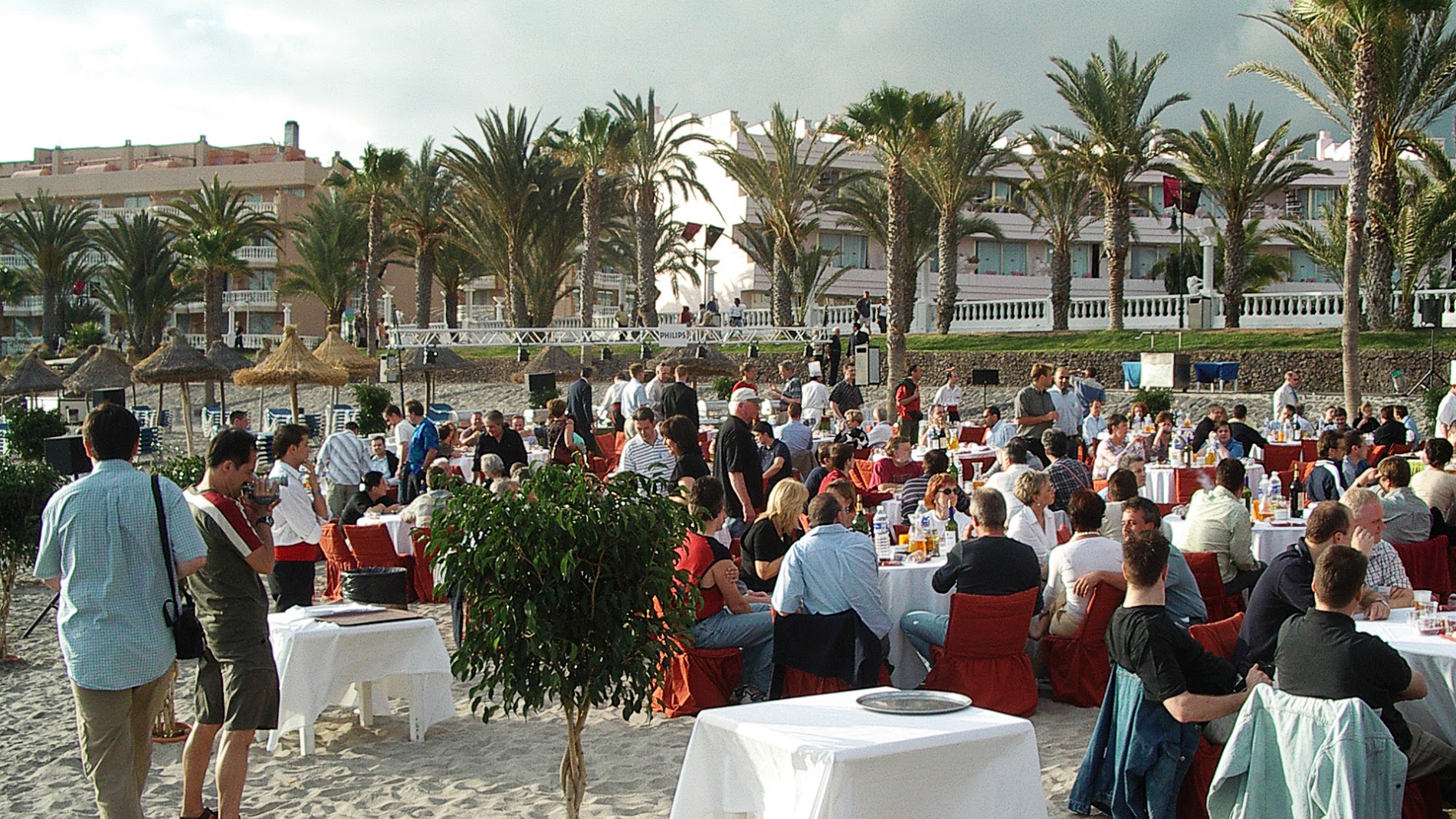 DINNER ON THE SAND