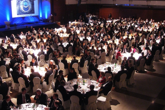 KONGRESS DER TAUSEND MEDIZINER